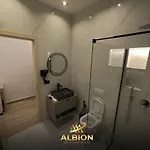 게스트하우스 Albion Lezhë