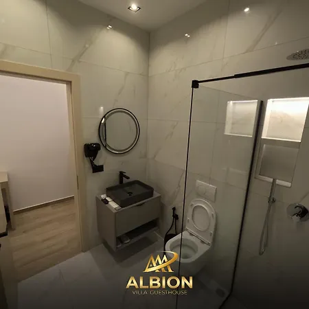게스트하우스 Albion Lezhë